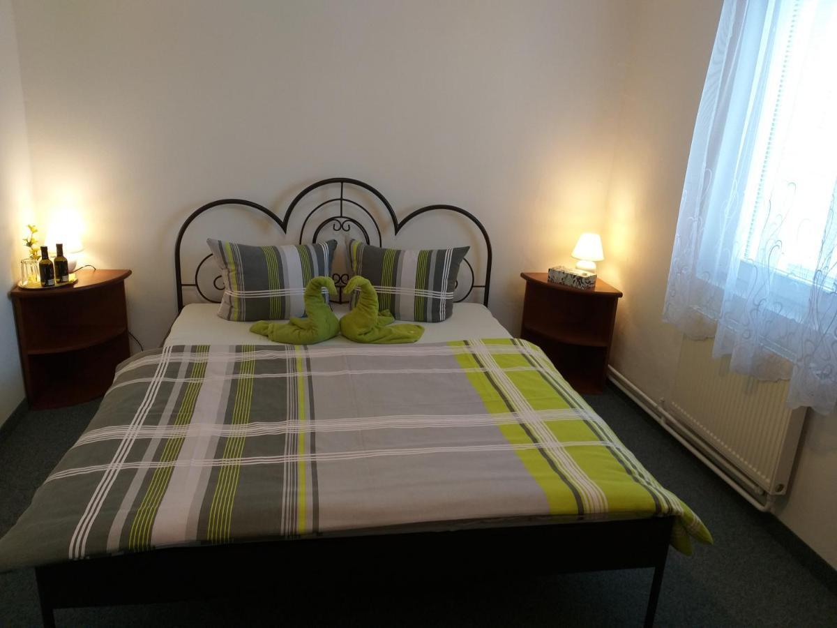 U Pohody Hotel Kovarska ภายนอก รูปภาพ