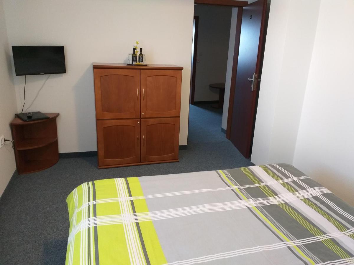 U Pohody Hotel Kovarska ภายนอก รูปภาพ