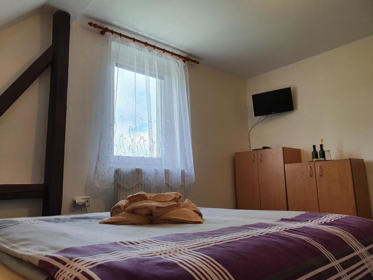 U Pohody Hotel Kovarska ภายนอก รูปภาพ
