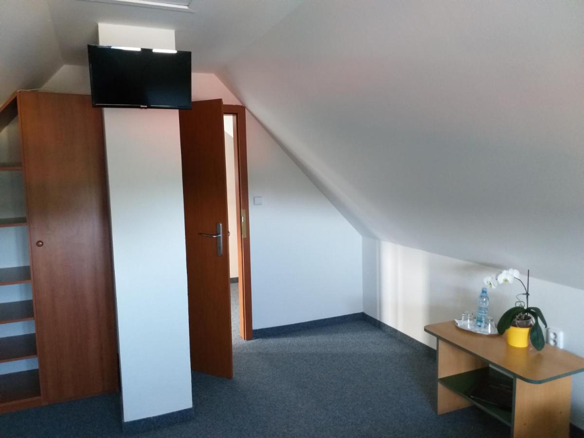 U Pohody Hotel Kovarska ภายนอก รูปภาพ
