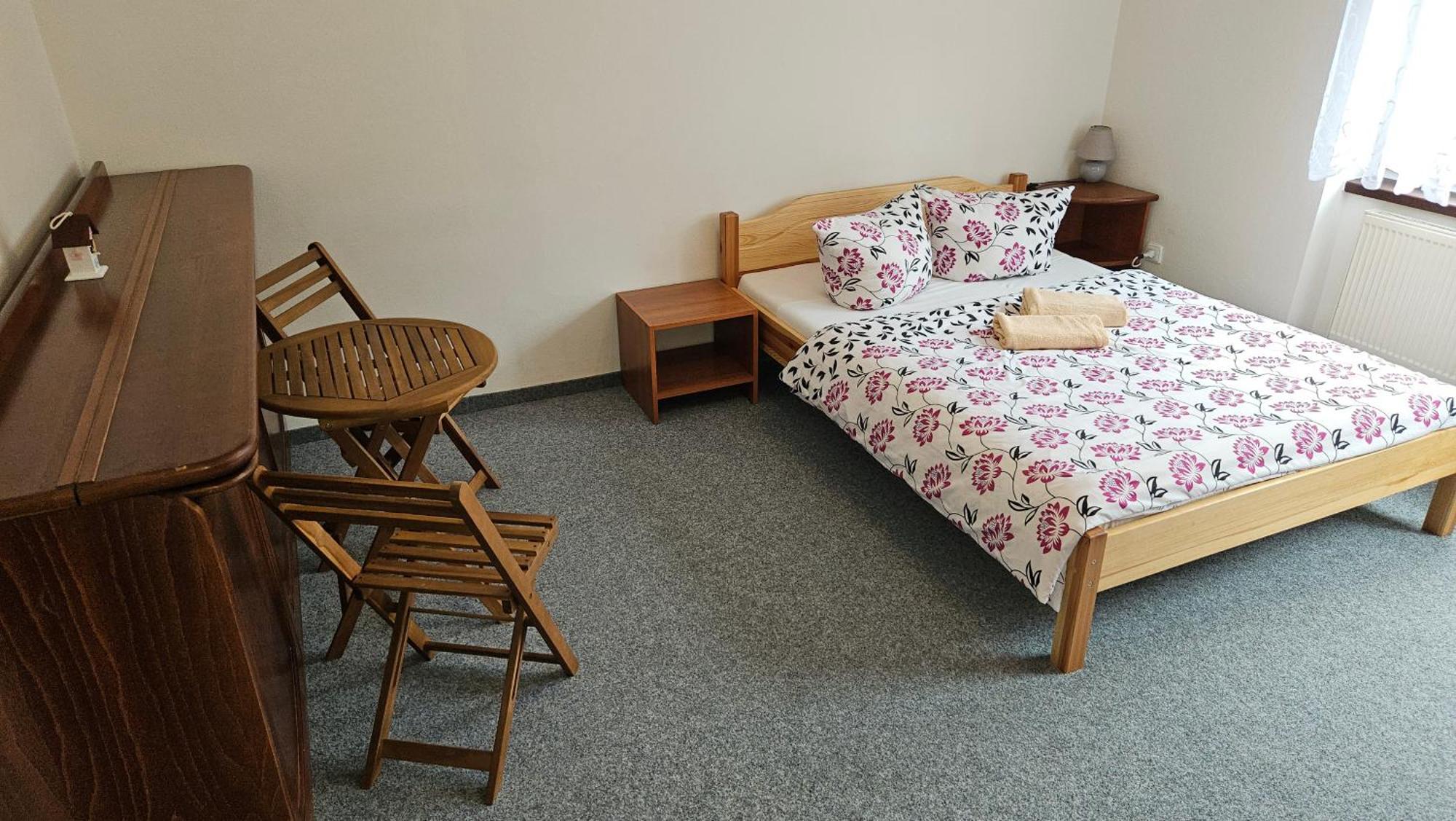 U Pohody Hotel Kovarska ภายนอก รูปภาพ